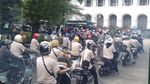 Konvoi Sepeda, Vespa hingga Motor di Gala Premier Dilan 1991