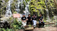 Sebelumnya, tidak ada wisatawan yang tahu keberadaan air terjun tersebut, hanya warga lokal saja. Apalagi, lokasi tersebut angker (Uje Hartono/detikTravel)