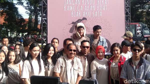Konvoi Sepeda, Vespa hingga Motor di Gala Premier Dilan 1991 Konvoi Sepeda, Vespa hingga Motor di Gala Premier Dilan 1991