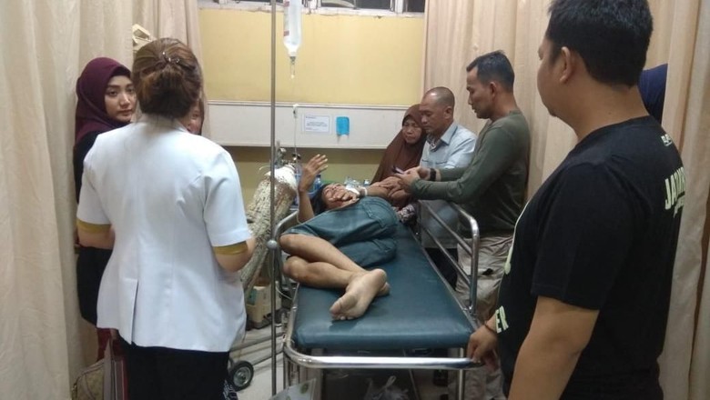Anggota Polisi Ditusuk Saat Buru Pelaku Kejahatan di Palembang Anggota Polisi Ditusuk Saat Buru Pelaku Kejahatan di Palembang