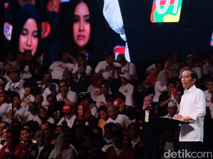 Artis Ramaikan Konvensi Rakyat Jokowi: Cak Lontong hingga Angel Karamoy