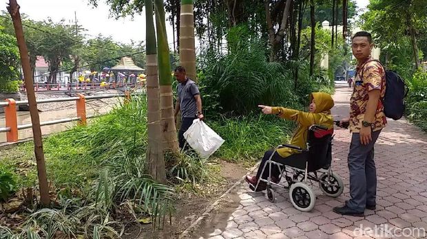 Pulang dari New York, Risma Sidak Balai Pemuda dan Bantaran Kalimas