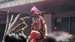 Hii! Potret Aksi Ekstrem Tatung di Festival Cap Go Meh