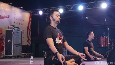 Foto: Yoga Yuk! Biar Awet Muda Seperti Anjasmara