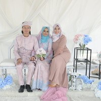 Foto-foto yang ia unggah pun bertujuan untuk hiburan belaka. Melihat semua foto-foto ‘salfok’ sang suami, membuatnya terpingkal-pingkal. Foto: Twitter/LeMoon_Ice