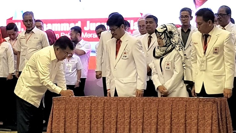 JK Ingatkan PMI Layani Masyarakat Tanpa Diskriminasi JK Ingatkan PMI Layani Masyarakat Tanpa Diskriminasi