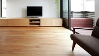 Rumah itu secara alami diterangi oleh jendela-jendela besar. Istimewa/Masayoshi Ishii/Archdaily.
