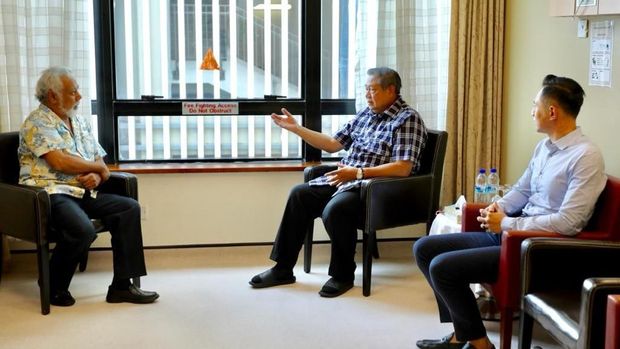 Disambut SBY, Xanana Gusmao Jenguk Ani Yudhoyono di Singapura