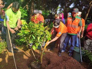 Hari Peduli Sampah Nasional, Pemprov DKI Gelar Kerja Bakti Bareng Warga