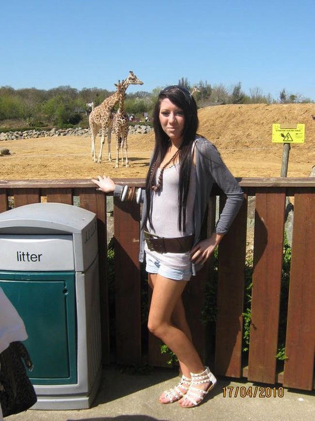 Sementara ini penampilannya di masa lalu yang membuatnya jadi sering menangis.  Foto: dok. Charlie Philips