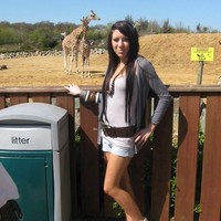 Sementara ini penampilannya di masa lalu yang membuatnya jadi sering menangis.  Foto: dok. Charlie Philips