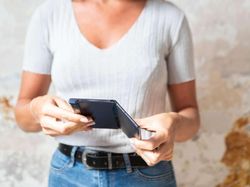 Mate X, Ponsel Layar Lipat Canggih ala Huawei