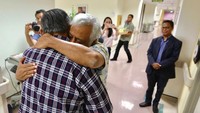 Xanana disambut oleh SBY. Keduanya sempat bersalaman dan berpelukan layaknya sahabat lama yang baru saja bertemu. Istimewa/Dok PD.
