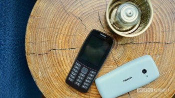 Berbalut plastik, Nokia 210 memiliki layar warna 2,4 inch dan dilengkapi kamera VGA. (Foto: Dok. Android Authority)