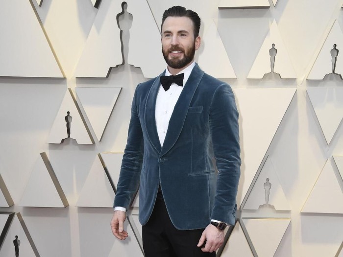 Chris Evans HOLLYWOOD, CALIFORNIA - FEBRUARY 24: Chris Evans attends the 91st Annual Academy Awards at Hollywood and Highland on February 24, 2019 in Hollywood, California. (Photo by Frazer Harrison/Getty Images)