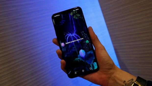 Tantang Samsung & Huawei, LG Luncurkan Ponsel 'Lipat' Baru