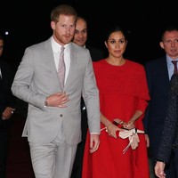 Meski tengah hamil tujuh bulan, Meghan Markle tetap menjalankan dinas luar negeri sebagai Duchess of Sussex. Sepulang dari New York City untuk acara siraman bayinya, Meghan langsung bertolak ke Maroko bersama Pangeran Harry untuk kunjungan resmi selama tiga hari. (Foto: Getty Images)