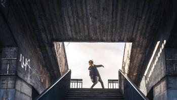 Foto gelap terang dalam satu jepretan, komposisi /0.0, ISO 100, 1/0s - Foto: GSM Arena