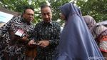 Mensos Agus Gumiwang Tinjau Produk Kube di Cilacap