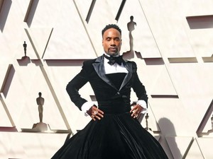 Di Balik Gaya Kontroversial Billy Porter Pakai Gaun: Saya Bukan Drag Queen