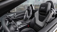 Sehingga, dalam hal performa mobil mampu menempuh 60 mil/jam dalam 5.8 detik. Sedangkan varian SLC43 atau AMG-nya hanya membutuhkan waktu 4.6 detik saja.Foto: Mercedes-Benz