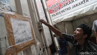 Logistik tersebut akan didistribusikan ke Kecamatan Penjaringan, Jakarta Utara.