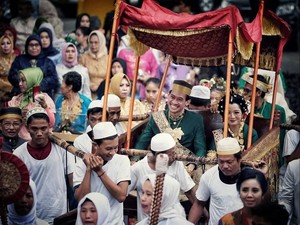 Putra Eks Bupati Gowa Nikahi Dokter Cantik Bermahar 1 Set Emas
