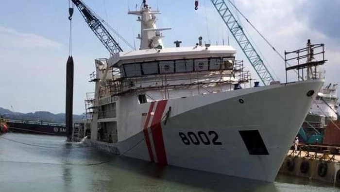 Badan Keamanan Laut (Bakamla) RI baru saja memperkenalkan tiga kapal patroli terbarunya di akhir tahun karya anak bangsa. Belum digunakan, kapal itu nyaris tenggelam. Duh,...