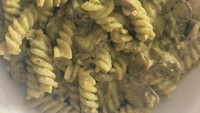  Baru-baru ini Jossy mengunggah foto Fusilli Pesto buatannya. Duh, tampilannya menggugah selera banget! Foto: Instagram josscy