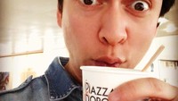 Di Amsterdam, Jossy menulis time for coffee! saat dirinya ada di kantor. Wah, ternyata pencinta kopi juga nih! Foto: Instagram josscy