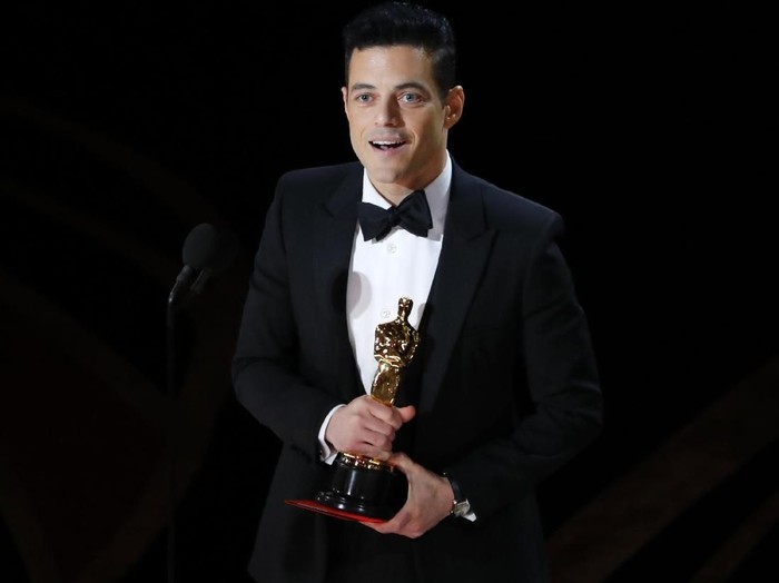 91st Academy Awards - Oscars Show - Hollywood, Los Angeles, California, U.S., February 24, 2019. Rami Malek accepts the Best Actor award for his role in Bohemian Rhapsody. REUTERS/Mike Blake