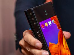Samsung Galaxy Fold vs Huawei Mate X, Duel Ponsel Layar Lipat