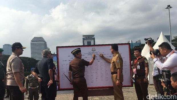  Kejaksaan Tinggi (Kejati) DKI Jakarta menetapkan wilayah zona integritas wilayah bebas korupsi (WBK) dan wilayah birokrasi bersih melayani (WBBM).