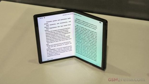 TCL Siapkan Ponsel Layar Lipat Harga Terjangkau