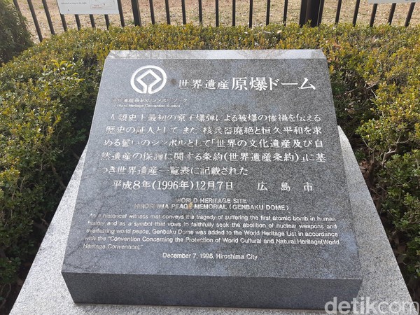 Genbaku Dome merupakan titik pertama yang akan traveler temui untuk memulai napak tilas tentang serangan bom nuklir di Jepang. (Bonauli/detikTravel) Genbaku Dome merupakan titik pertama yang akan traveler temui untuk memulai napak tilas tentang serangan bom nuklir di Jepang. (Bonauli/detikTravel)
