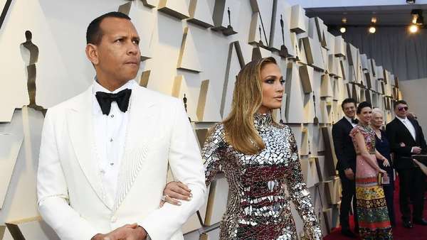 Kilauan Jennifer Lopez di Oscar 2019 Kilauan Jennifer Lopez di Oscar 2019