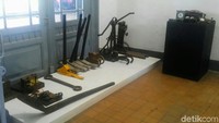 Mulai dari penanda kereta akan lewat, sampai alat yang digunakan di badan kereta api (Chuk Shatu/detikTravel)