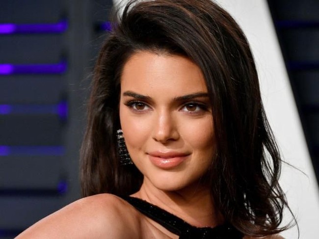 Juru bicara dari klinik kecantikan MYA Cosmetic Surgery menyatakan bahwa Kendall Jenner diyakini melakukan beberapa prosedur kecantikan. Hanya saja jumlahnya sangat minimal. Foto: Getty Images