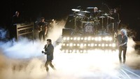 Queen dan Adam Lambert menjadi pembuka acara Oscar 2019 di California, Amerika Serikat pada Minggu (24/2). REUTERS/Mike Blake