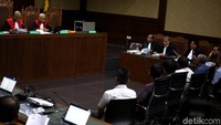 Dalam sidang kali ini, sejumlah saksi dihadirkan untuk menggali informasi terkait kasus suap yang menjerat Irwandi Yusuf, diantaranya, Direktur Utama PT Tuah Sejati, Taufik Reza, karyawan PT Nindya Karya Sabir Said, pegawai PT Tuah Sejati, Carbella Rizkan, karyawan PT Nindya Karya, Bayu Ardhianto, mantan Bupati Bener Meriah, Ruslan Abdul Gani serta mantan Deputi Teknik Badan Pengusahaan Kawasan Sabang, Ramadhani Ismy.