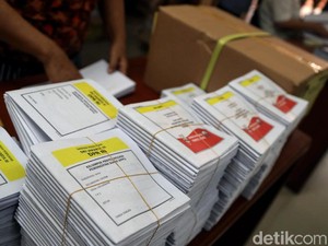 KPU Solok Temukan 2.115 Surat Suara Rusak