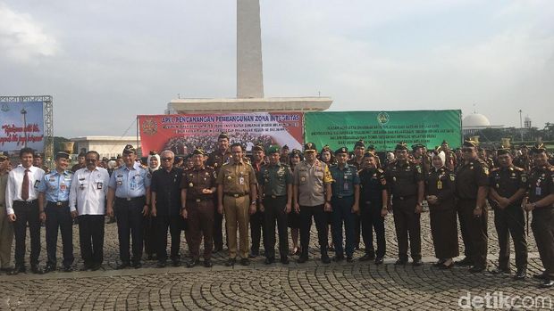  Kejaksaan Tinggi (Kejati) DKI Jakarta menetapkan wilayah zona integritas wilayah bebas korupsi (WBK) dan wilayah birokrasi bersih melayani (WBBM).