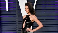 Banyak media yang menyoroti penampilan berani Kendall di malam itu. Dia Dipasupil/Getty Images