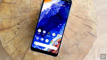 Ponsel ini ditenagai Snapdragon 845. Foto: Chris Velazco/Engadget