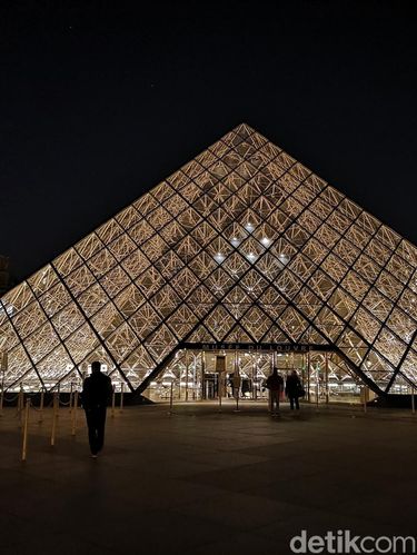 Museum Louvre, Paris.