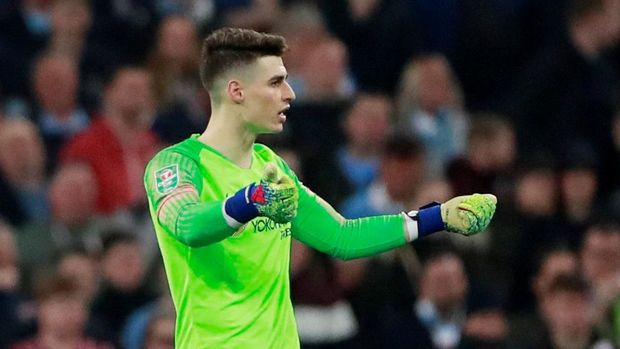 Kepa Arrizabalaga menolak keluar lapangan saat ingin diganti Maurizio Sarri.