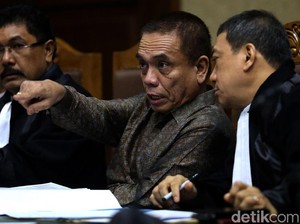 Irwandi Yusuf Minta Hakim Hadirkan Eks Panglima GAM ke Sidang