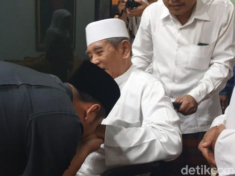 Gubernur Khofifah Minta Doa Restu Kiai NU untuk Pimpin Jatim
