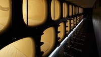 Soal kapsul hotel, Jepang punya banyak ragamnya. Salah satu yang bisa jadi rekomendasi adalah Nine Hours di Kyoto yang cukup futuristik (9 Nine Hours)