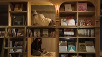 Ingin tidur di toko buku sambil menginap? Book and Bed Tokyo adalah jawabannya. Penginapan yang satu ini memang merupakan gabungan dari keduanya (Book and Bed Tokyo)